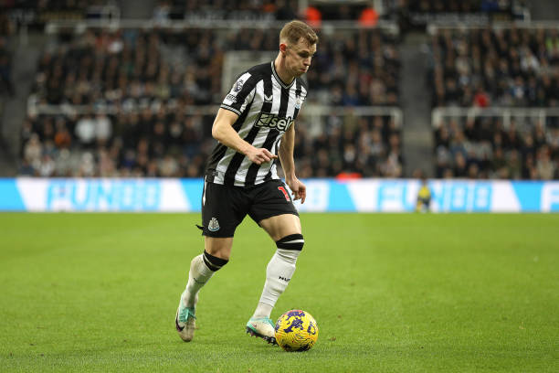 许多球探和 许多球探和