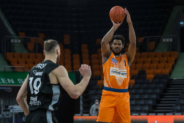 表现稳定 表现稳定