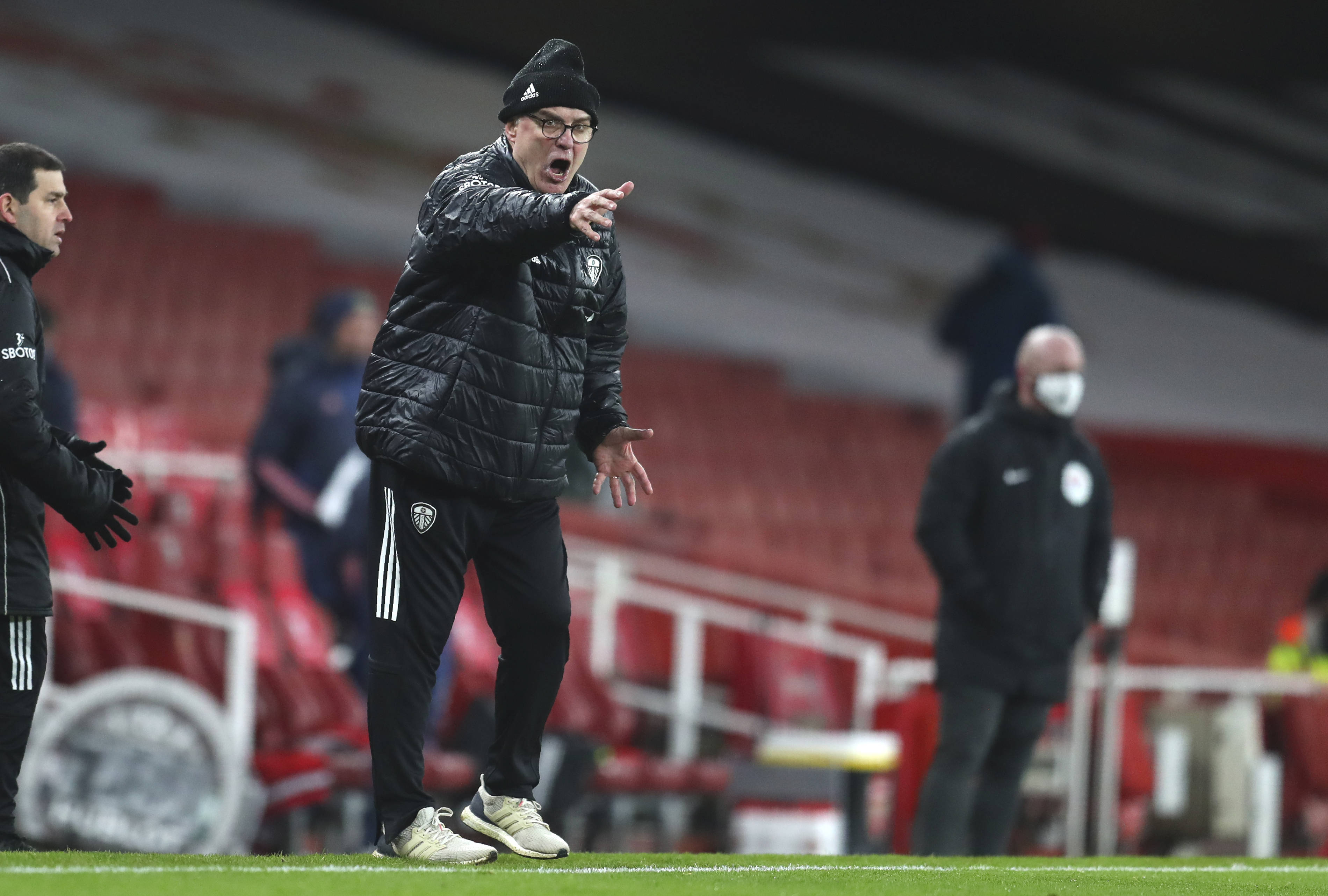 不慎脚踝受 不慎脚踝受