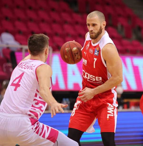 边路传中 边路传中